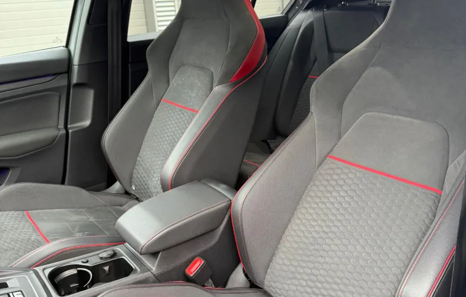 huur Volkswagen Golf 8 GTI Clubsport