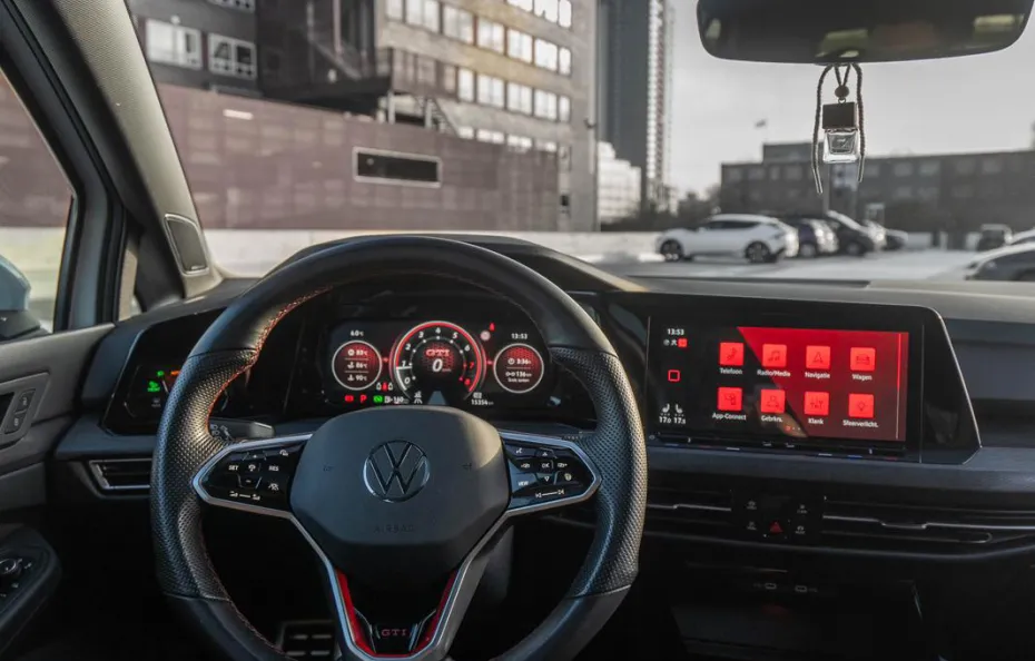 huur Volkswagen Golf 8 GTI Clubsport 1