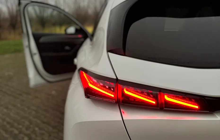 huur Peugeot 308GT 1