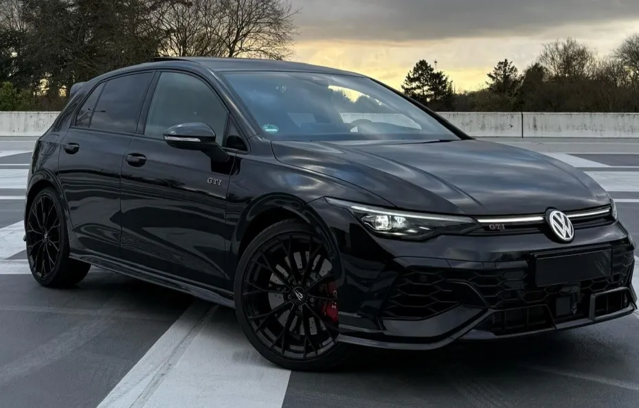 huur Volkswagen Golf 8.5 GTI Clubsport 1