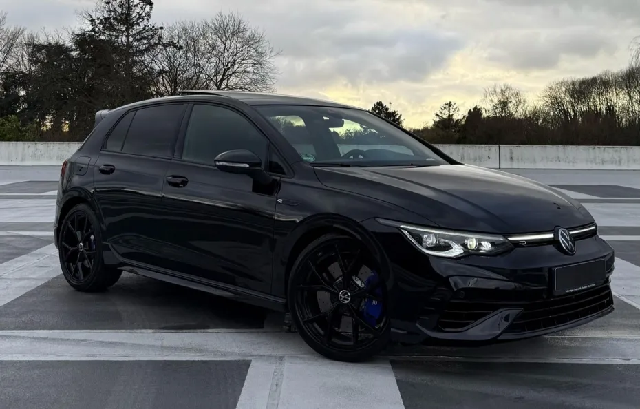 huur Volkswagen Golf 8R Performance 1