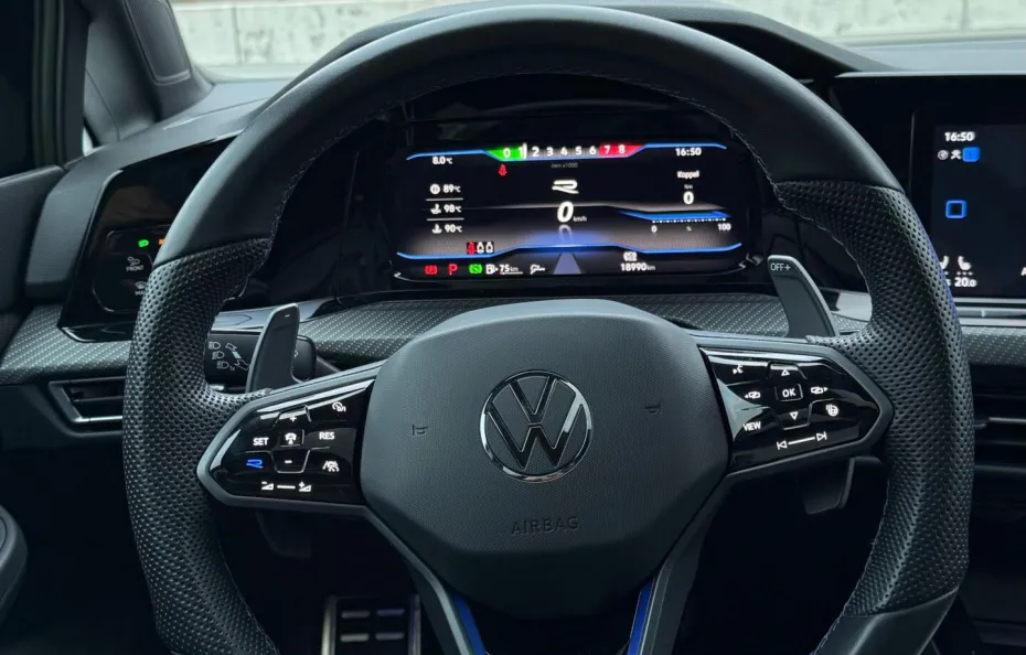 huur Volkswagen Golf 8R Performance 1