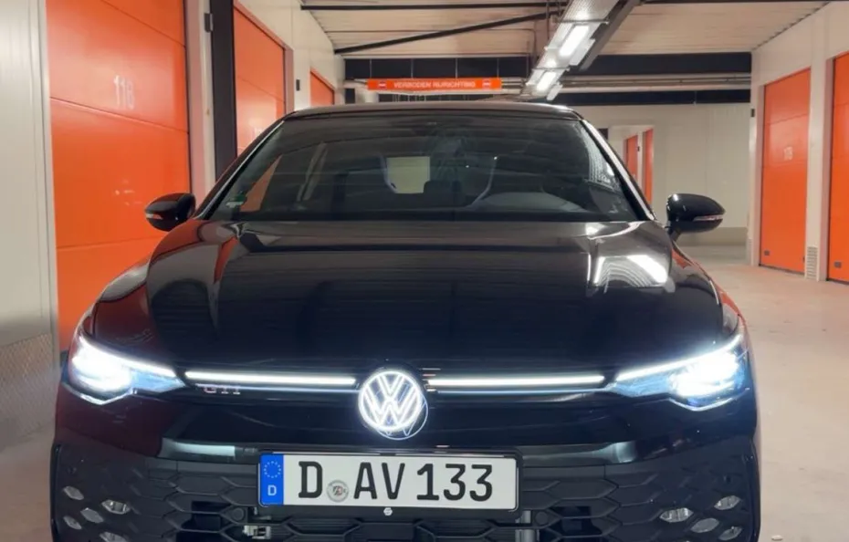 huur Volkswagen Golf 8.5 GTI 1