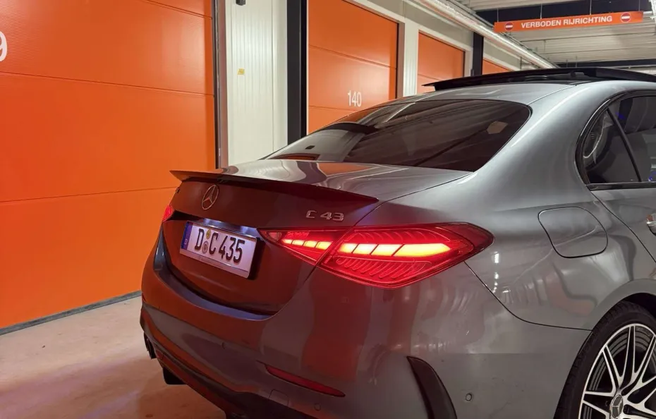 huur Mercedes Benz C43 AMG 1