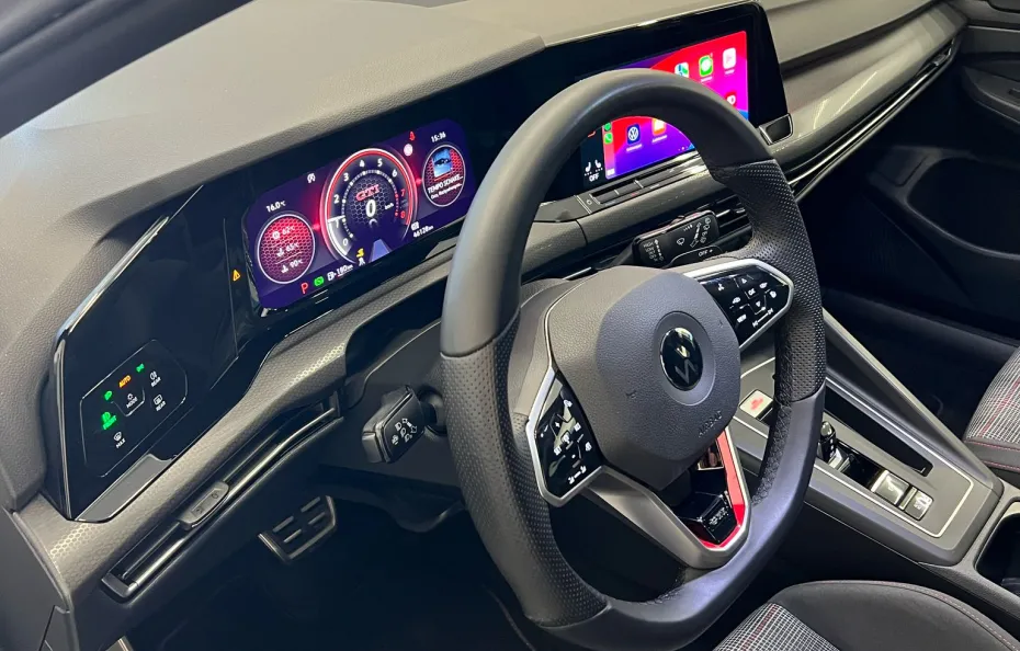 huur Volkswagen Golf 8 GTI