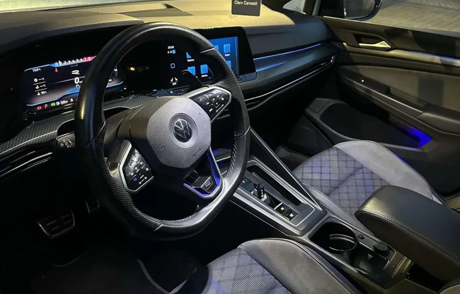 huur Volkswagen Golf 8R + Downpipes 1