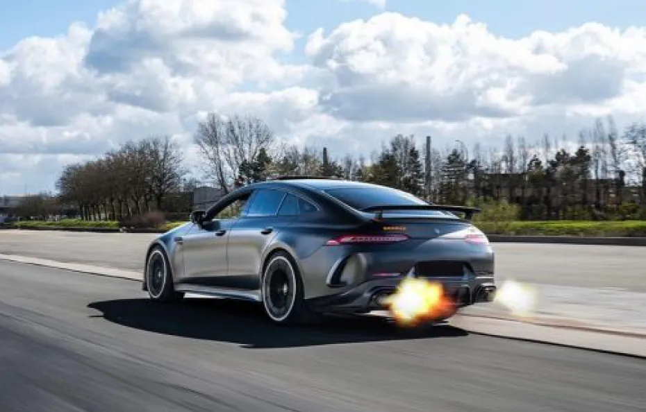 huur Mercedes-Benz GT700 BRABUS 1