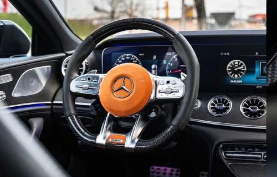 huur Mercedes-Benz GT700 BRABUS 1