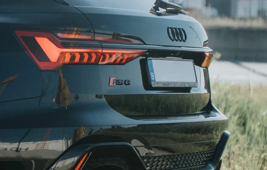 huur Audi RS6 Performance 1