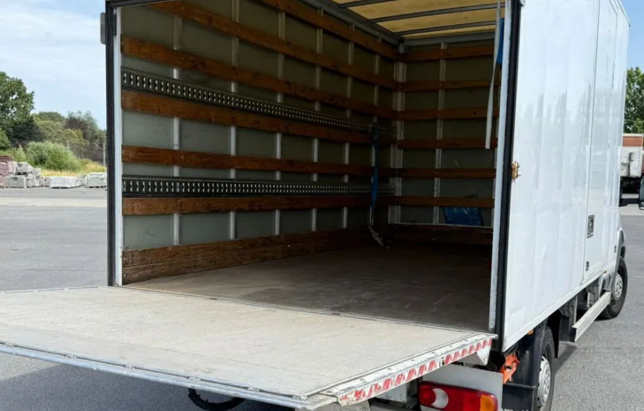 huur Peugeot verhuiswagen 1