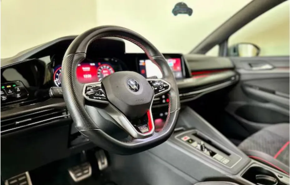 huur Volkswagen Golf 8 GTI Clubsport 1