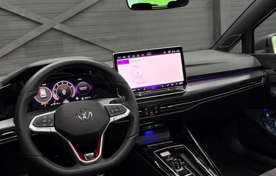 huur Volkswagen Golf 8.5GTI 1