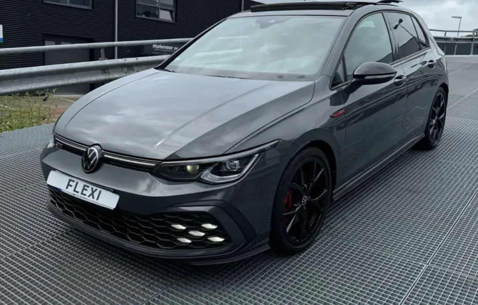 huur Volkswagen Golf 8 GTI 1