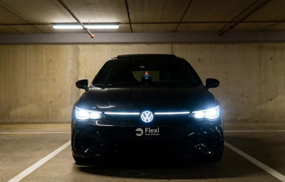 huur Volkswagen Golf 8R 1