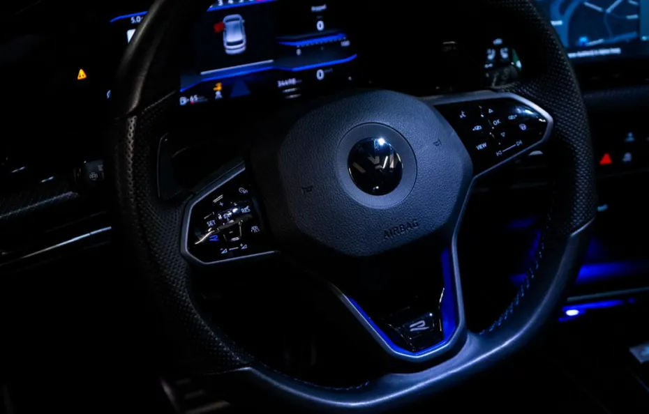 huur Volkswagen Golf 8R