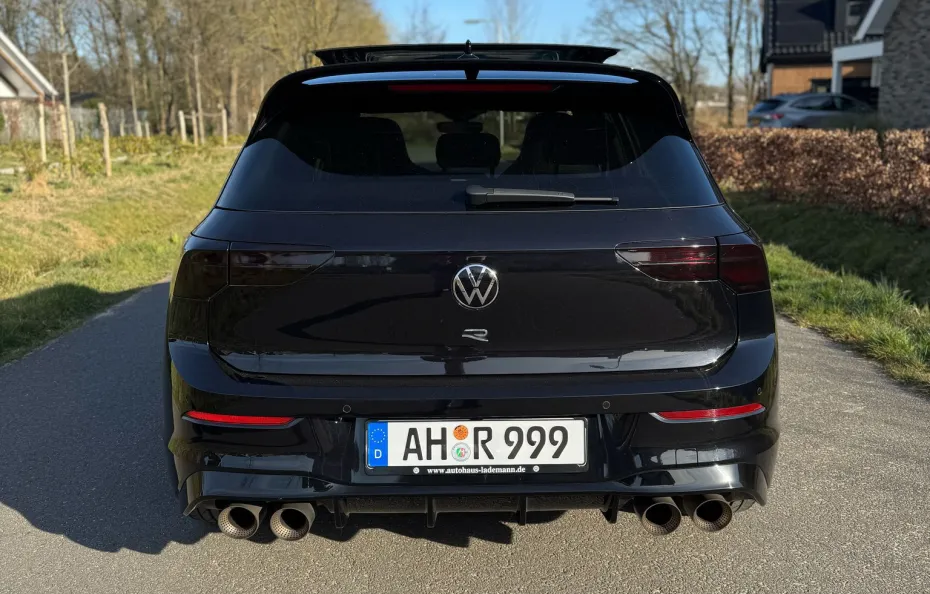 huur Volkswagen Golf 8R + Akra