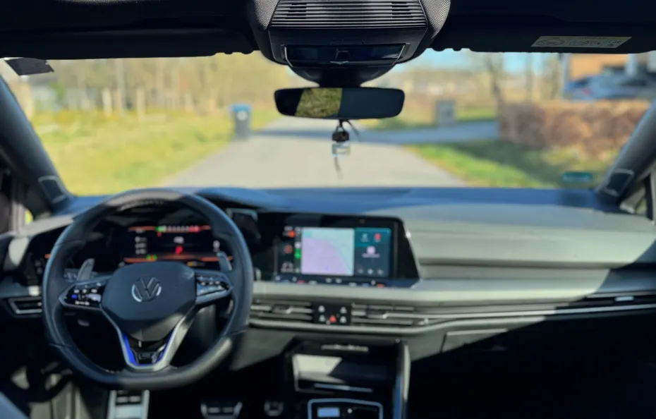 huur Volkswagen Golf 8R + Akra