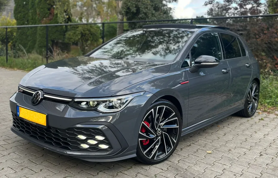 huur Volkswagen Golf 8 GTI 1