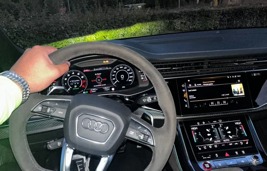 huur Audi RSQ8 Performance
