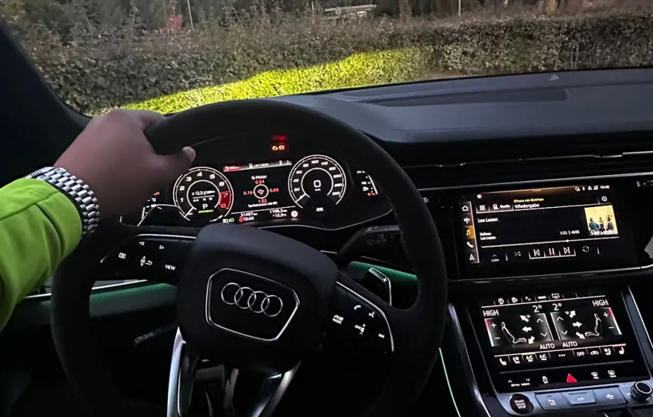 huur Audi RSQ8 Performance