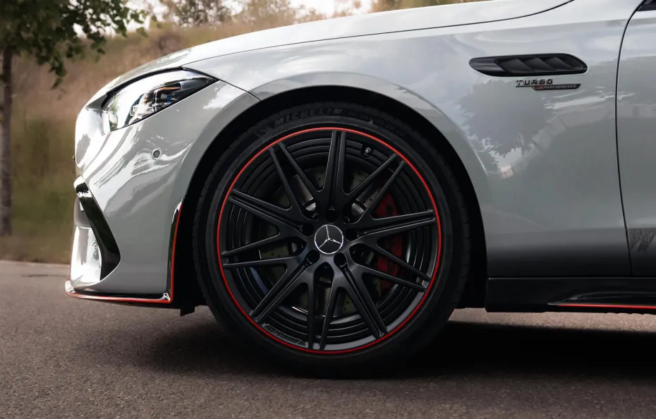 huur Mercedes Benz C63s AMG F1