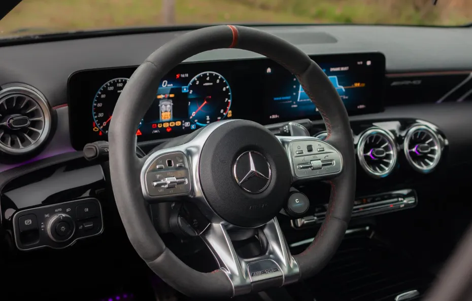 huur Mercedes Benz A45s AMG