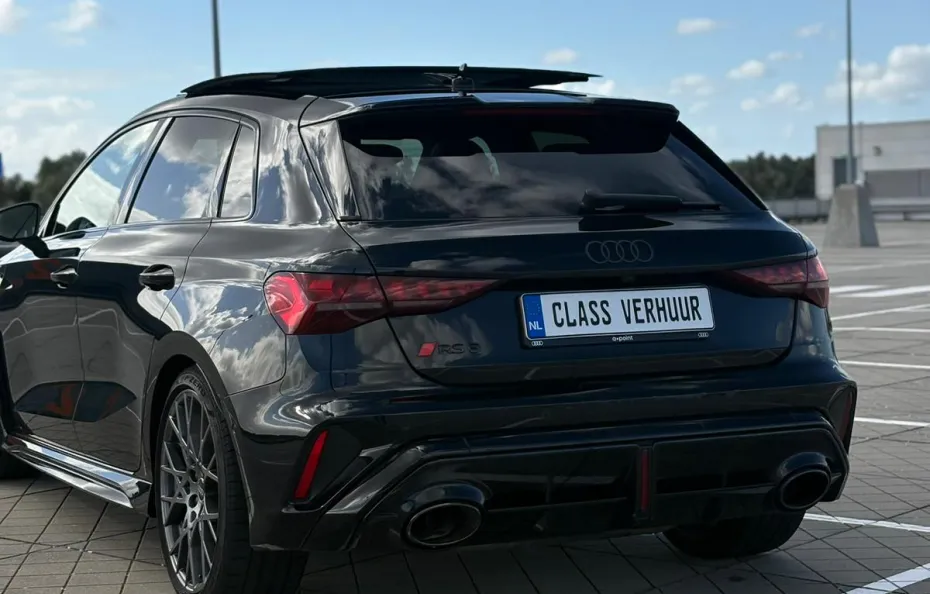 huur Audi RS3 Sportback (Kuipstoelen)