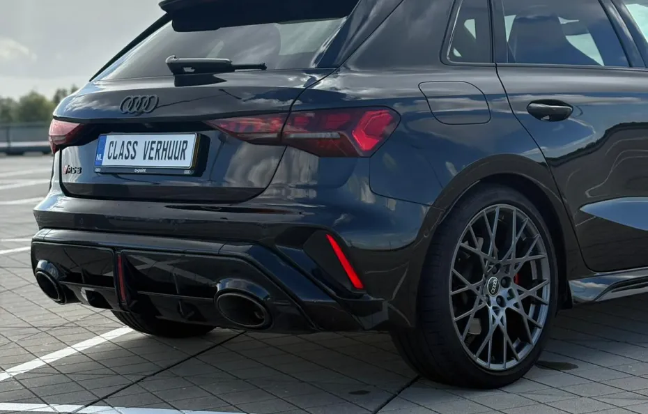 huur Audi RS3 Sportback (Kuipstoelen)