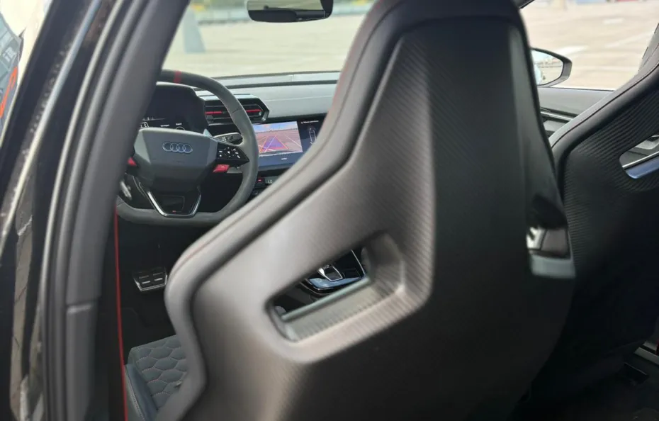 huur Audi RS3 Sportback (Kuipstoelen)