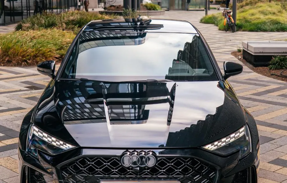 huur Audi RS3 Sportback (Kuipstoelen) 1