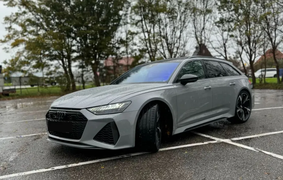 huur Audi RS6 Performance 1