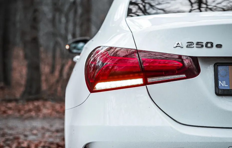 huur Mercedes Benz A250e Limo