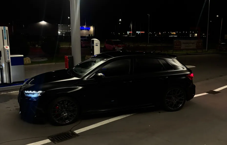 huur Audi RS3 Sportback (Kuipstoelen) 1