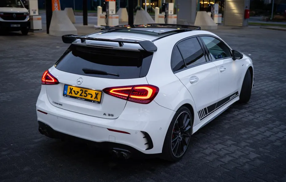 huur Mercedes Benz A35 AMG 1