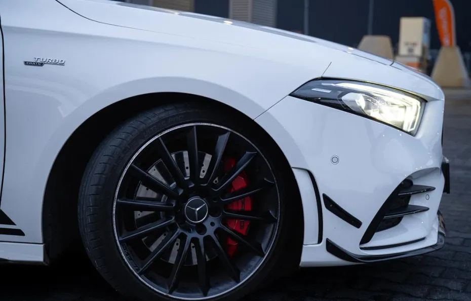 huur Mercedes Benz A35 AMG 1
