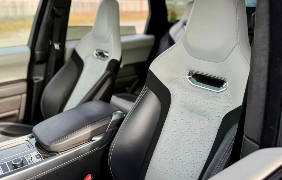 huur Range Rover Sport SVR 1