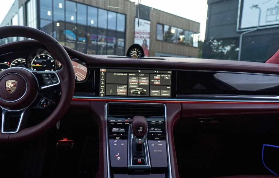 huur Porsche Panamera 4S 1