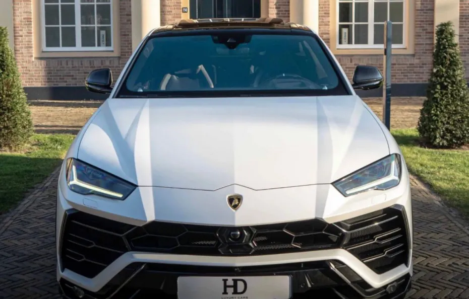 huur Lamborghini Urus