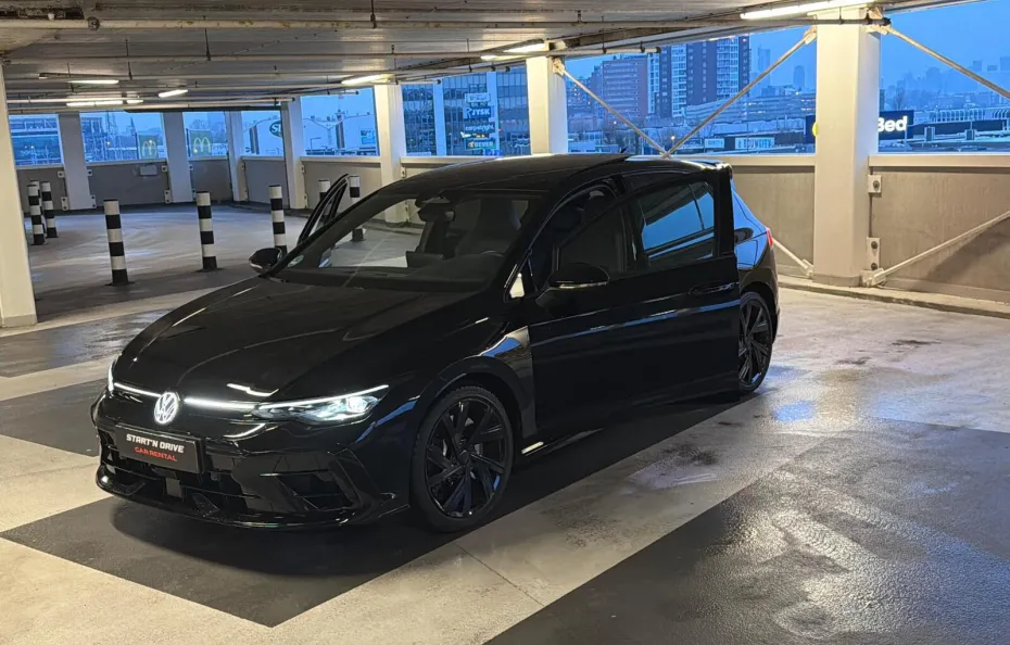 huur Volkswagen Golf 8.5R + Akra 1