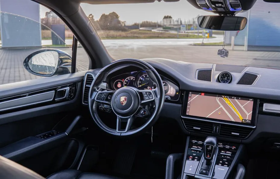huur Porsche Cayenne 1