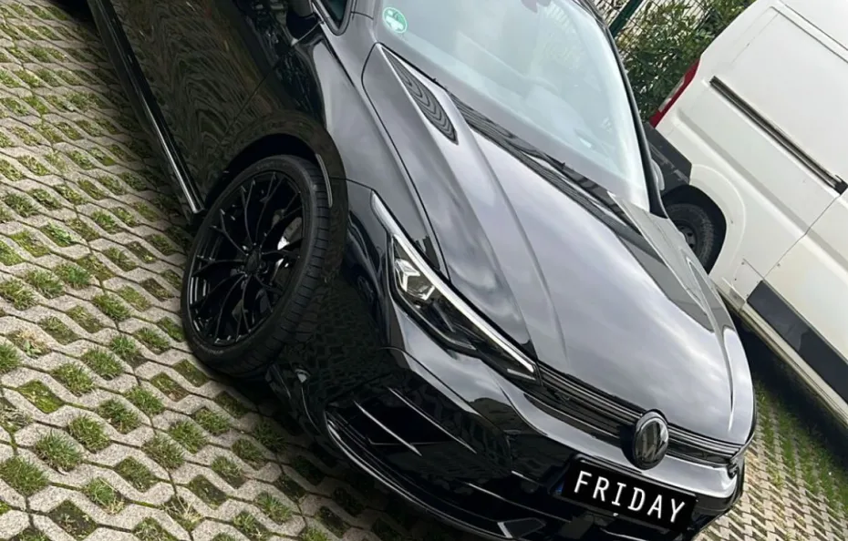 huur Volkswagen Golf 8.5R + Akra 1