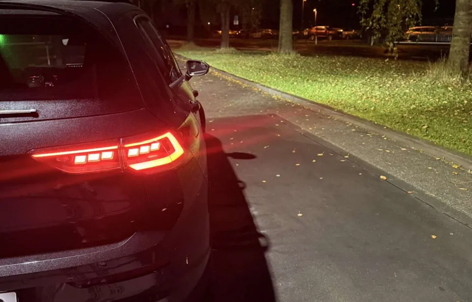 huur Volkswagen Golf 8.5R + Akra