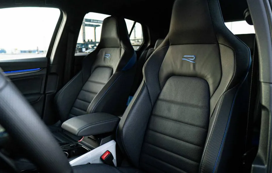 huur Volkswagen Golf 8.5R Black Edition