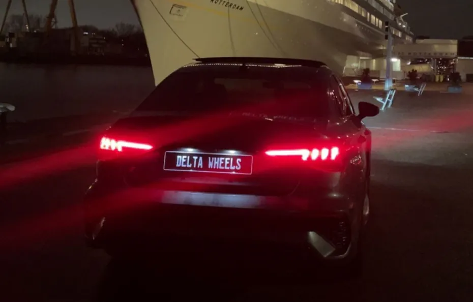 huur Audi RS3 Limousine 1