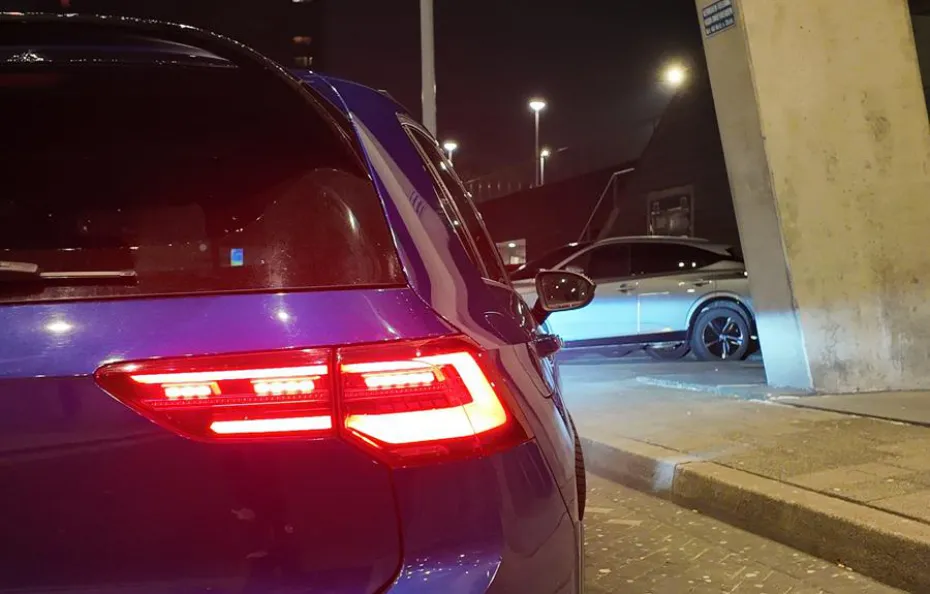 huur Volkswagen Golf 8R + Akra