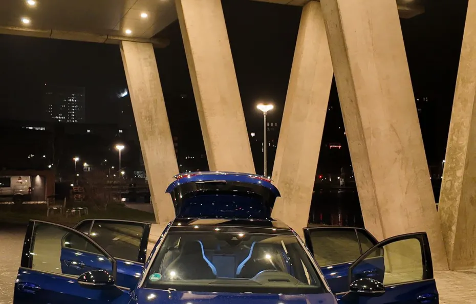 huur Volkswagen Golf 8R + Akra