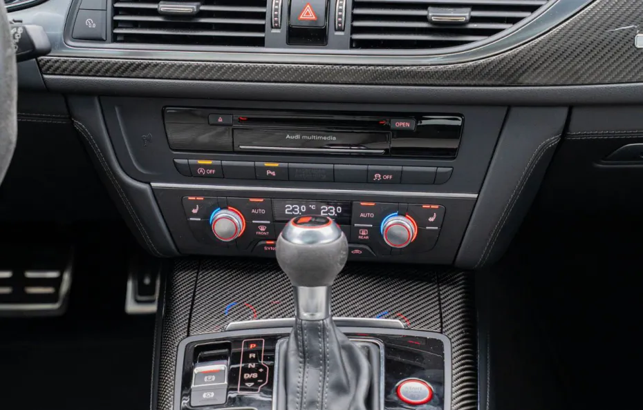 huur Audi RS6 C7 (700PK) 1