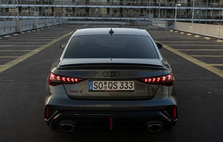 huur Audi RS3 Limousine (2025) 1