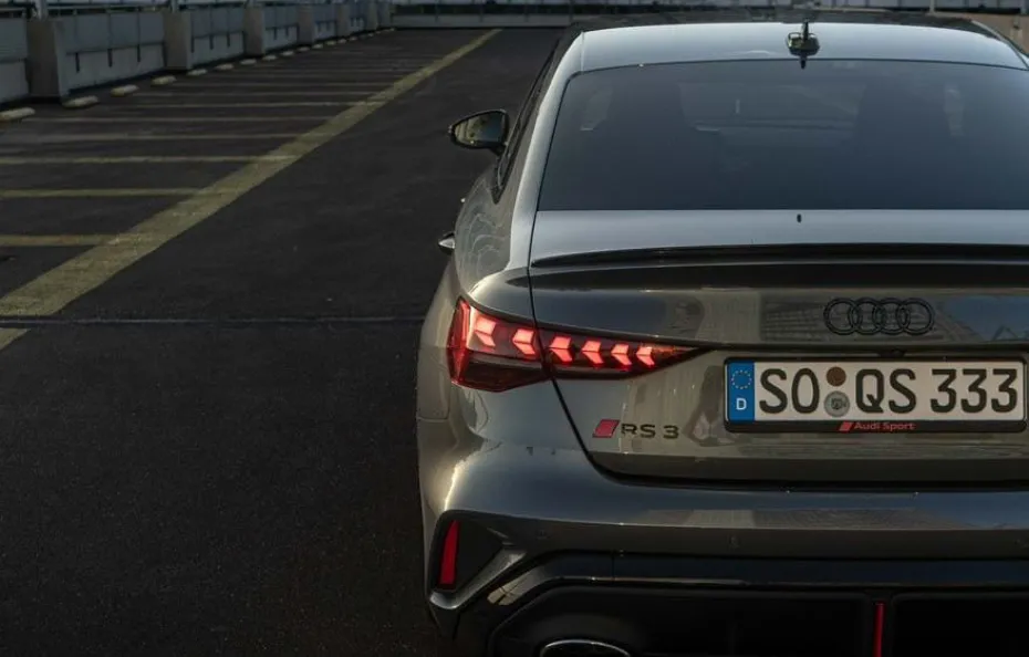 huur Audi RS3 Limousine (2025) 1