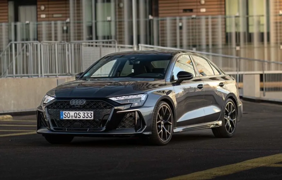 huur Audi RS3 Limousine (2025) 1